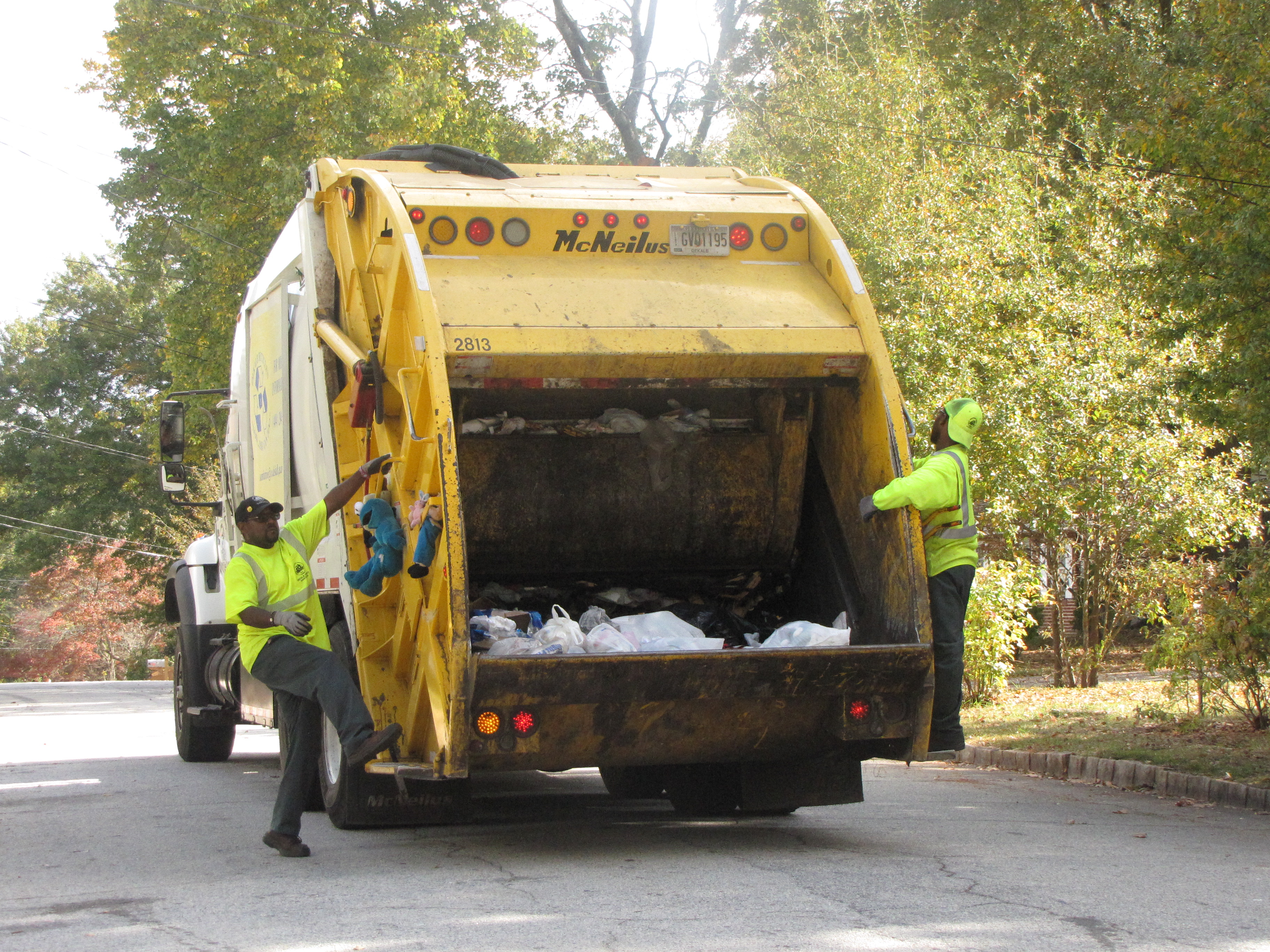 DeKalb County Sanitation Truck